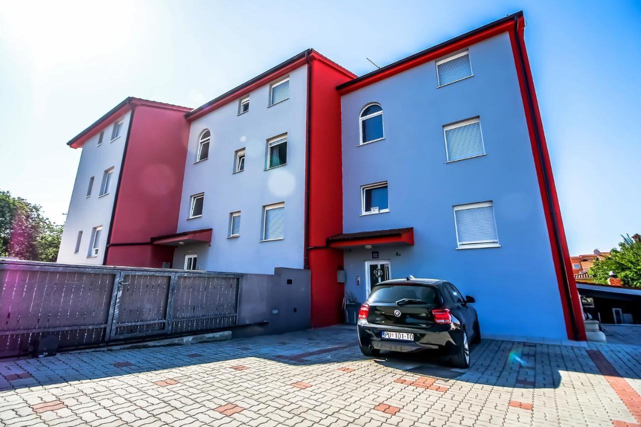 Apartments Saric Пула Екстер'єр фото